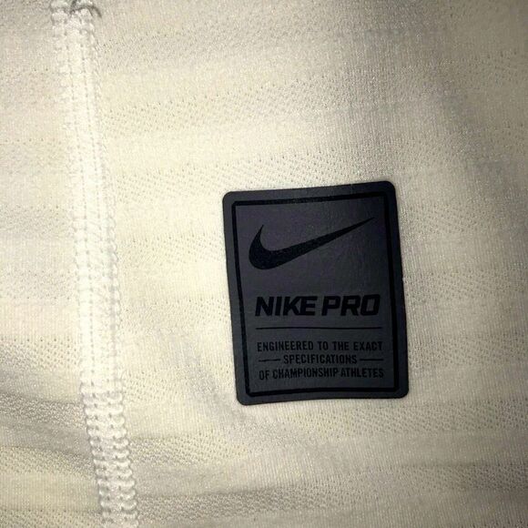 Nike pro dri-fit long sleeve turtleneck - Picture 3 of 3